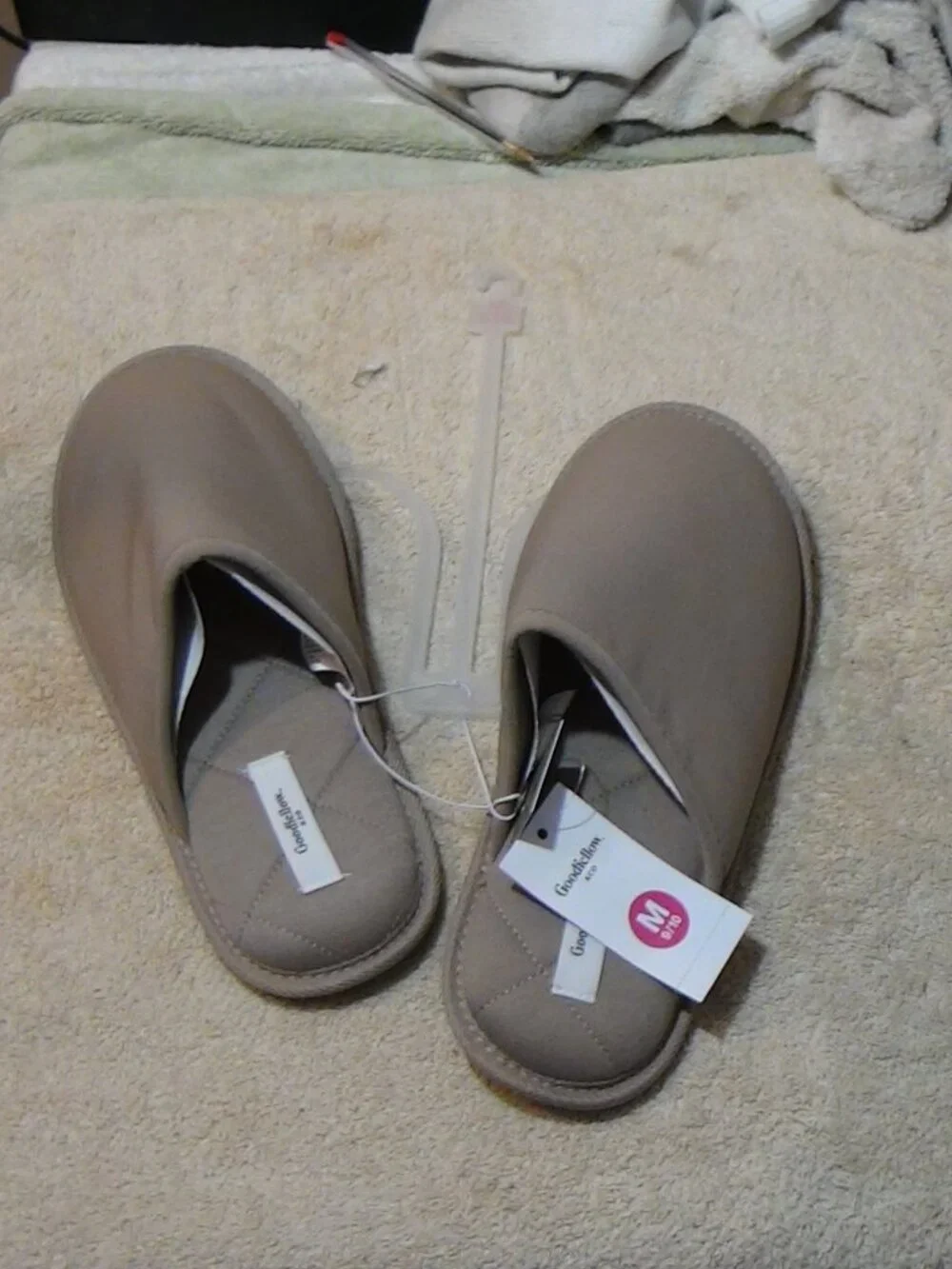 Men's Beau Scuff Slippers Goodfellow & Co Memory Foam M 9/10 Beige